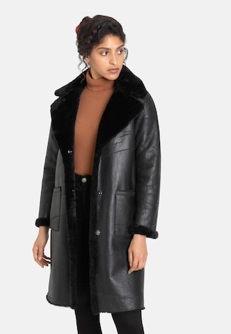 Werner Christ Winter Coat in Black: front