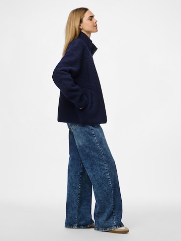 Veste en polaire 'PCSadia' PIECES en bleu