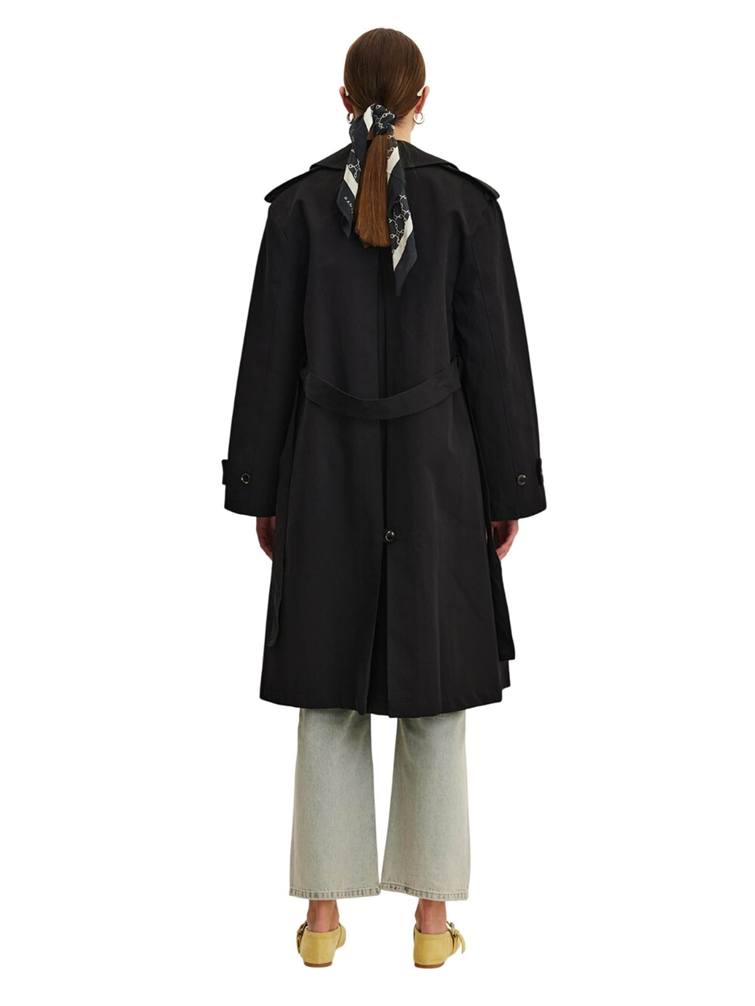 MANUKA Between-seasons coat in Black