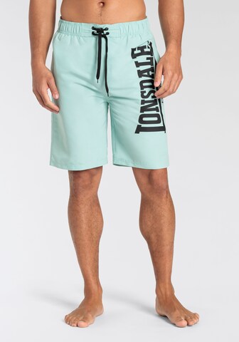 Loosefit Pantaloncini da bagno di LONSDALE in blu: frontale