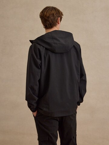 DAN FOX APPAREL Демисезонная куртка 'Hendrik' в Черный