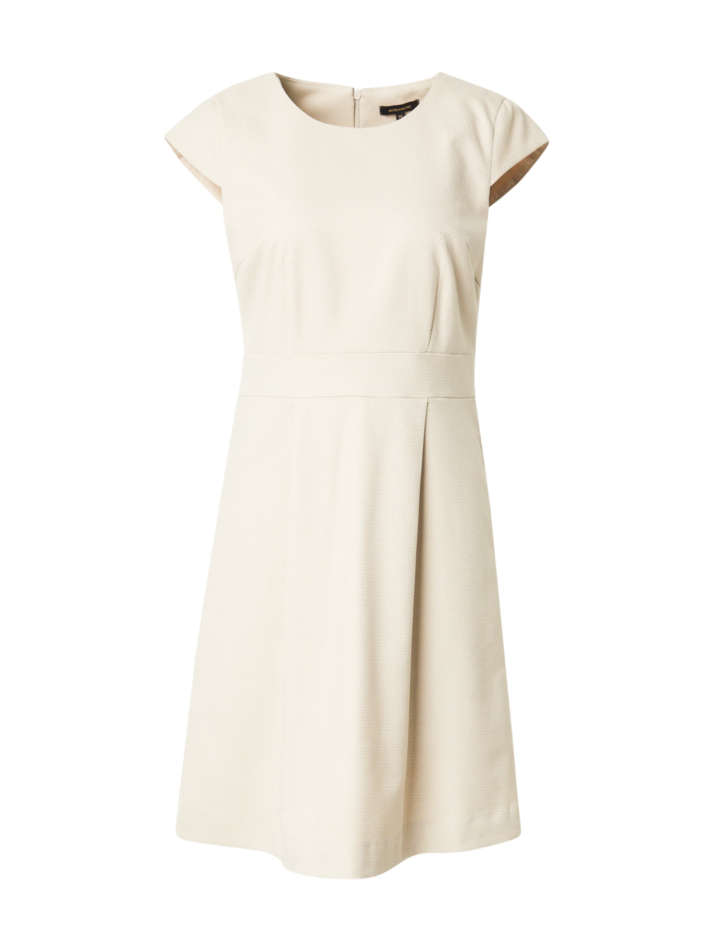 Rochie de la MORE & MORE pe bej: față