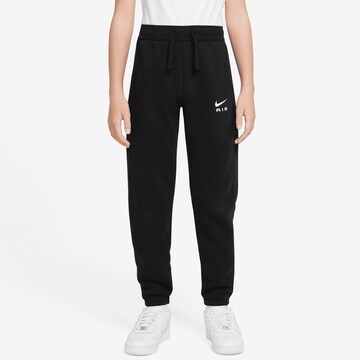 Regular Pantaloni de la Nike Sportswear pe negru: față