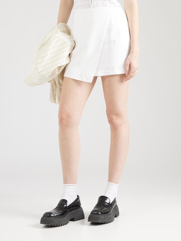 Abercrombie & Fitch Skirt in White: front