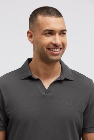 CAMP DAVID Shirt in Grey