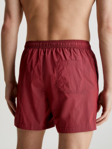 Shorts de bain Calvin Klein Swimwear en rouge