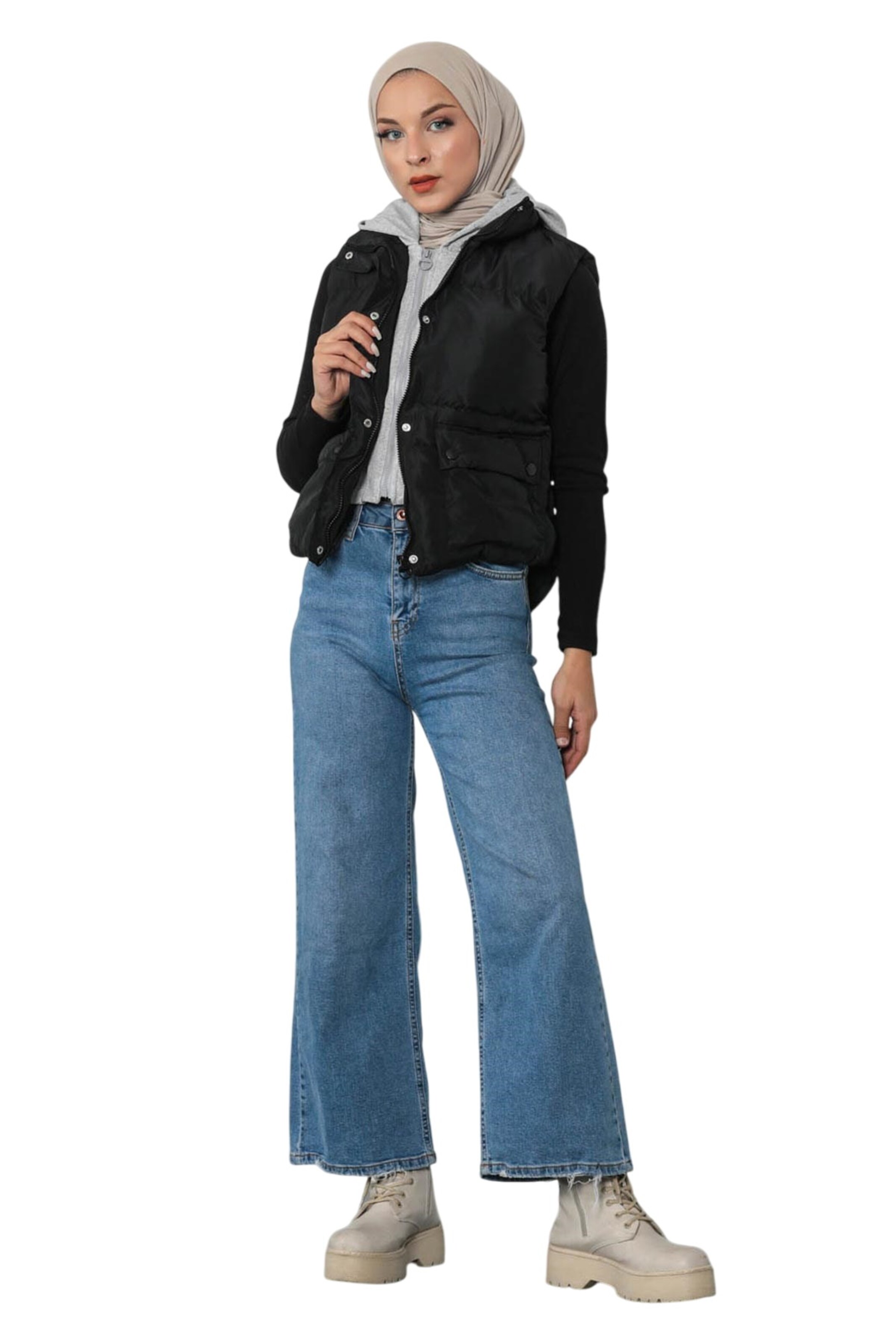 MODAMIHRAM Vest in Black