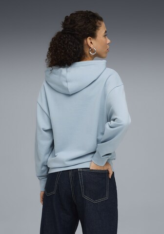 PUMA Sweatshirt in Blau