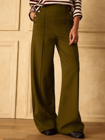 Next - Pierna ancha Pantalón de pinzas en verde: frente