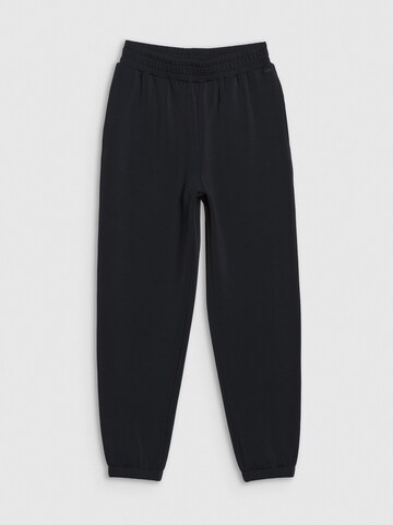 4F Конический (Tapered) Спортивные штаны в Черный: спереди