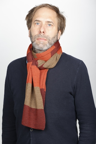 Real Guys Scarf in Red: front