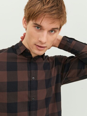 JACK & JONES Regular fit Overhemd 'JJEGingham' in Bruin