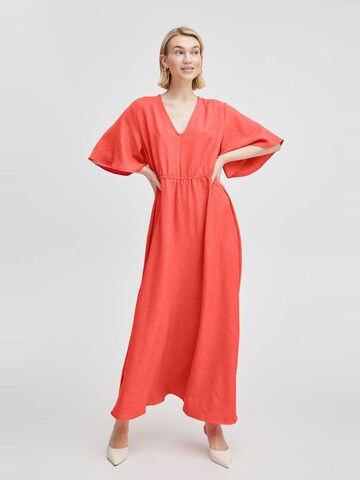 b.young - Vestido en rojo