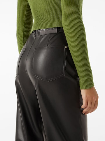 Bershka Slimfit Broek in Zwart