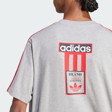 ADIDAS ORIGINALS - Camisa em cinzento