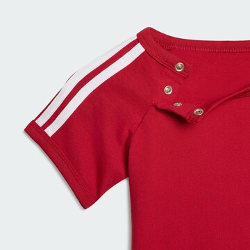 ADIDAS ORIGINALS - Camiseta en rojo