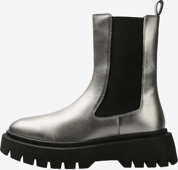 Scalpers Боти Chelsea в сребърно: отпред