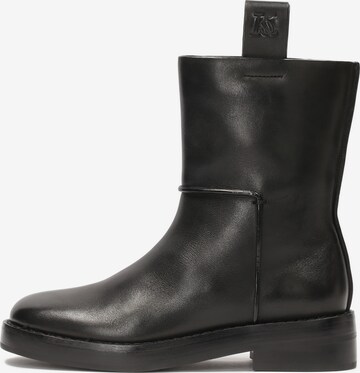 Kazar Studio - Botas en negro: frente