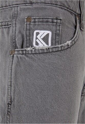Loosefit Jeans di Karl Kani in grigio