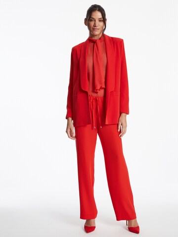 Blazer 'Zafa' Ana Alcazar en rouge