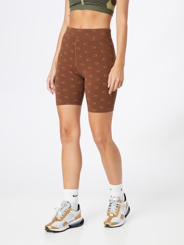 Nike Sportswear - Skinny Leggings en marrón: frente