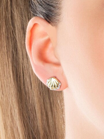 So Chic Earrings in Gold