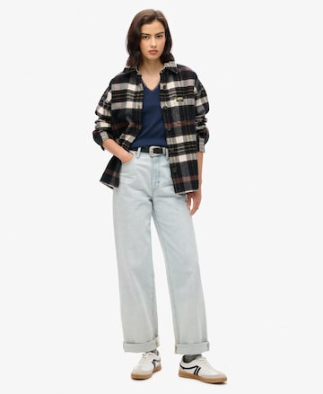 T-shirt 'Athletic Essentials' Superdry en bleu