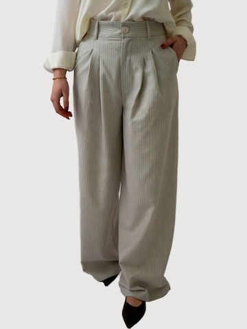 WEARABLE STORIES Wide leg Pantalon 'Gwyneth' in Grijs: voorkant