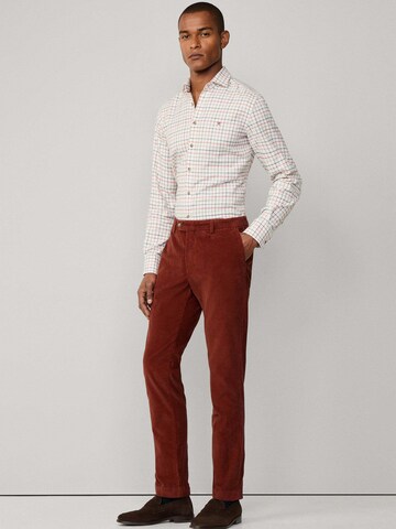 Coupe slim Pantalon chino 'Kensington' Hackett London en marron