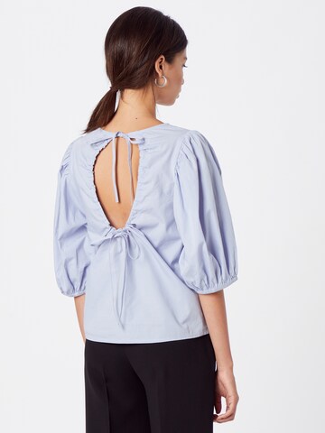 Gina Tricot Bluse 'Sara' i blå