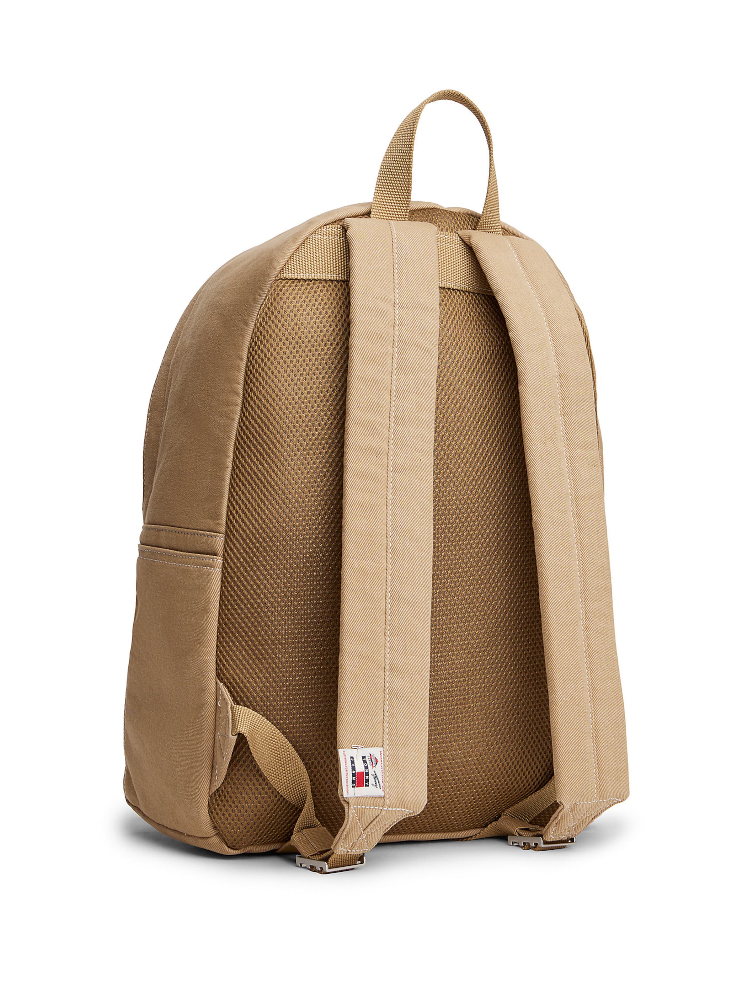 Tommy Jeans Backpack in Brown