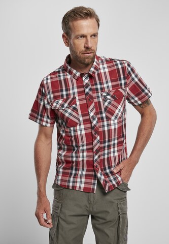 Brandit - Ajuste regular Camisa 'Roadstar' en rojo: frente