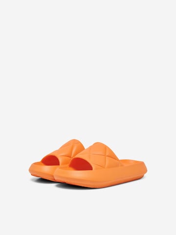 oranžinė ONLY Sandalai / maudymosi batai 'MAVE'