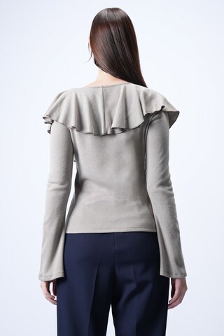 Trend Alaçatı Stili - Camiseta en gris