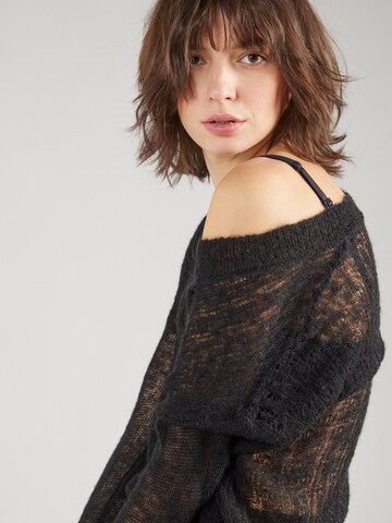 TOPSHOP Sweater in Black