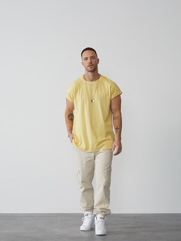 DAN FOX APPAREL Regular fit Μπλουζάκι 'Luke' σε κίτρινο