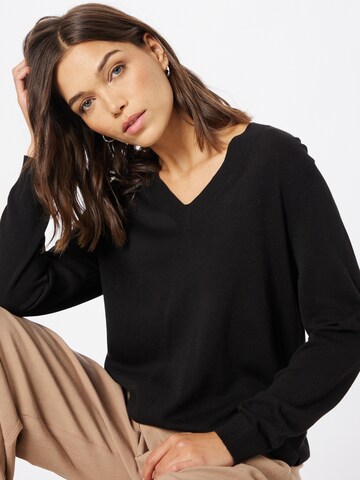 s.Oliver Sweater in Black