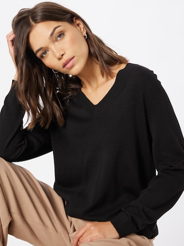 s.Oliver Sweater in Black