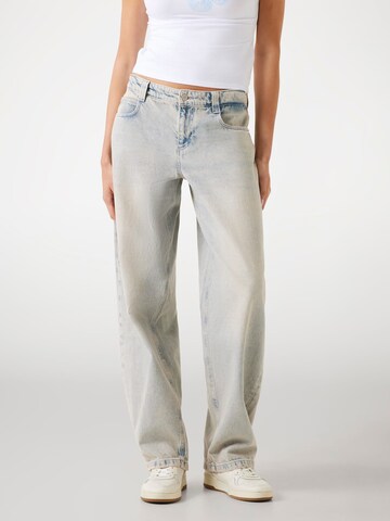 GUESS Baggy Jeans in Blue: front