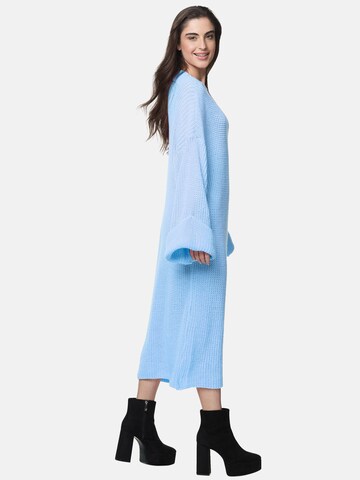 Elara Strikkjole i blå