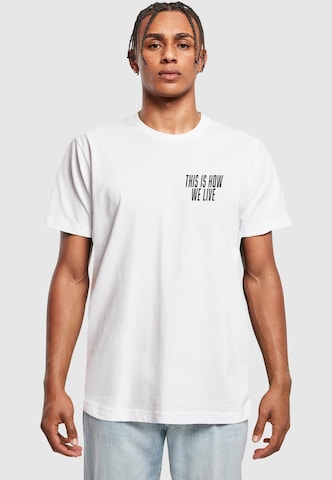 Mister Tee Póló 'This Is How We Live' - fehér: elől