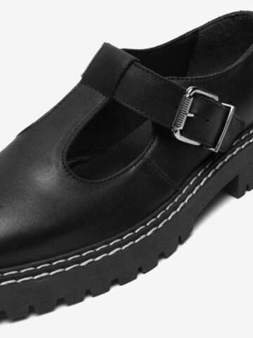 Bianco Moccasins 'BIAGUNNA Mary Jane ' in Black