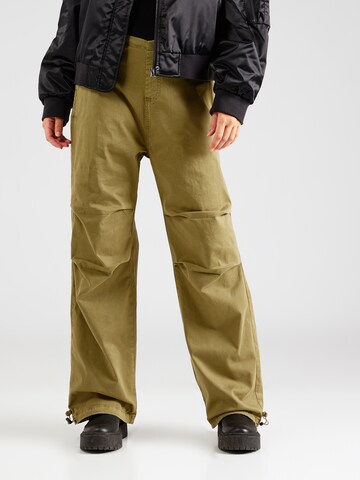 ALPHA INDUSTRIES Loosefit Bukser i grøn: forside