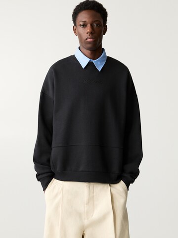 Sweat-shirt Pull&Bear en noir : devant
