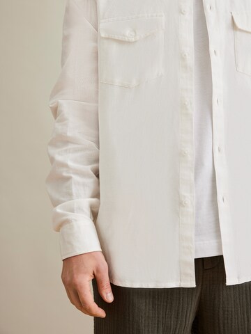 Coupe regular Chemise 'Lio' DAN FOX APPAREL en blanc