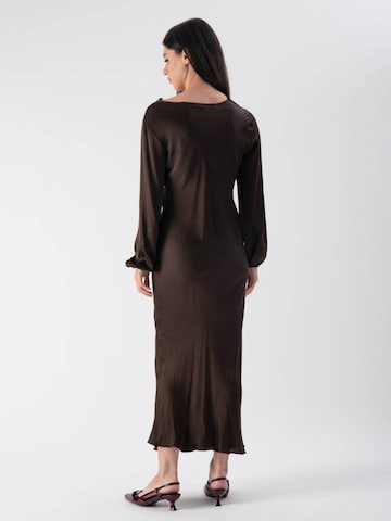 Abito di MND in marrone