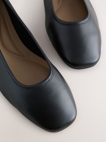 Next Ballerina in Schwarz