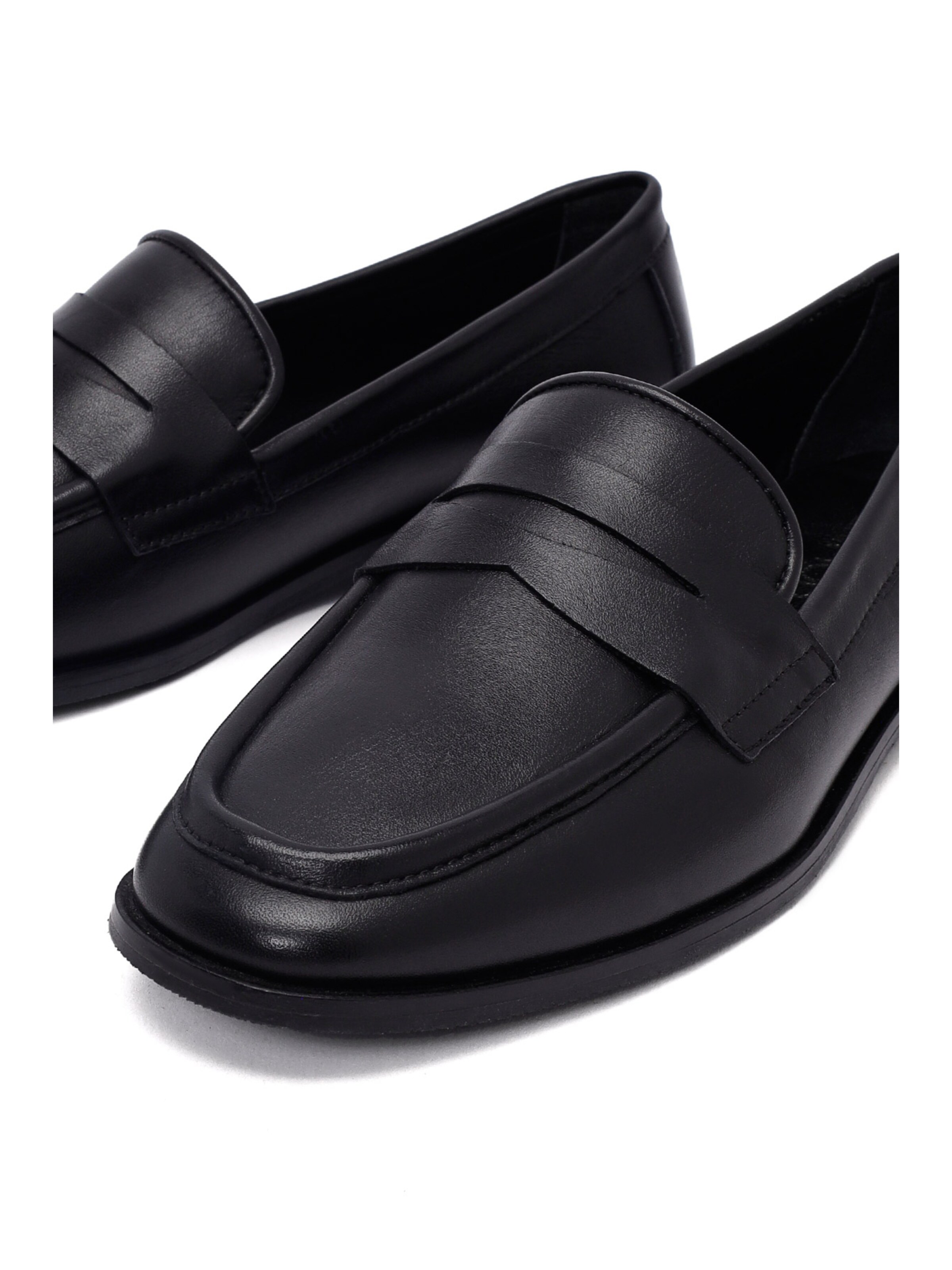 Chaussure basse Derimod en noir