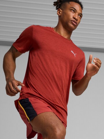 PUMA Funktsionaalne särk 'RUN FAVORITE', värv punane