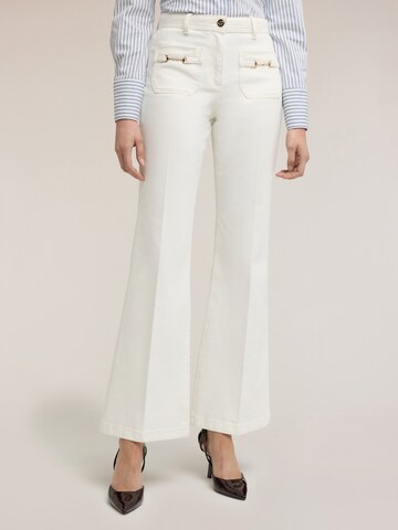 MOTIVI Flared Broek in Wit